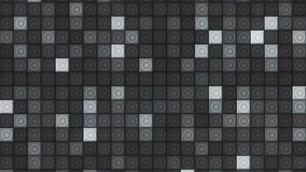 Abstrakter schwarz-weiß karierter Hintergrund. Bewegung. Geometrisches Muster mit blinkenden monochromen Quadraten und Kreisen. — Stockvideo