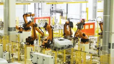 Moskova - Rusya, 01.14.2022: otomobil fabrikası, modern otomobil üretimi. Sahne. Robotlar iş başında, otomatikleştirilmiş üretim hattında süreç oluşturuyorlar.