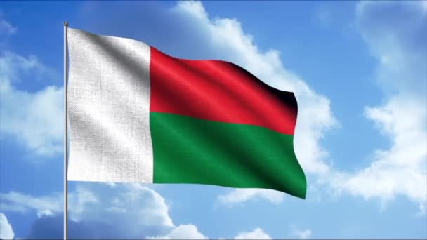 Bandiera del Madagascar sventola nel vento sullo sfondo del cielo blu nuvoloso, anello senza soluzione di continuità. Mozione. Bandiera astratta colorata in movimento. — Video Stock