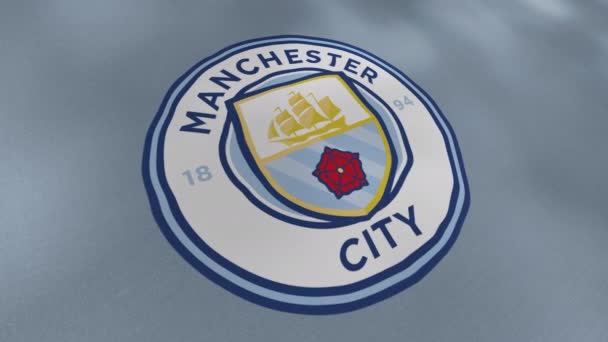 Manchester city fotbollsklubb flagga med emblem av ett fartyg, sömlös loop. Rörelse. Engelskans flagga. Endast för redaktionellt bruk. — Stockvideo