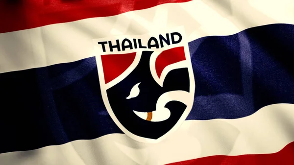 Όμορφη φωτεινή αναπτυσσόμενη σημαία της ποδοσφαιρικής ομάδας της Ταϊλάνδης. Κίνηση. Σημαία ομάδας ποδοσφαίρου με μπλε κόκκινο και λευκό χρώμα σε κοντινό πλάνο. Μόνο για εκδοτική χρήση — Φωτογραφία Αρχείου