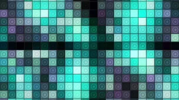 Mosaico cangiante in astrazione. Mozione. Piccoli quadrati verdi e blu situati uno accanto all'altro scintillano con sfumature diverse. — Video Stock