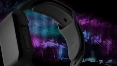 Yeni elektronik saat modeli. Hareket. Elektronik kol saatleri sunumu. Renkli arkaplanda pikselli elektronik kol saati