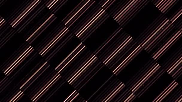 Ρετρό φόντο με κινούμενες γραμμές σε ρίγες. Κίνηση. Μετακίνηση φωτεινές παύλες σε διαγώνιες ρίγες σε μαύρο φόντο. Ιστορικό με κινούμενες φωτεινές γραμμές σε ρετρό στυλ με θόρυβο — Αρχείο Βίντεο