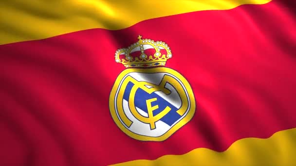 Tejido ondulado con logo deportivo. Moción. Bandera 3D con emblema del club de fútbol español. Logo en la bandera ondeante del club de fútbol Real Madrid — Vídeo de stock