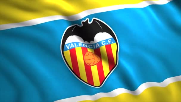 Primer plano de la bandera ondeante con el logotipo del club de fútbol Valencia CF, lazo sin costuras. Moción. Concepto de deporte y orgullo nacional. Únicamente para uso editorial. — Vídeos de Stock