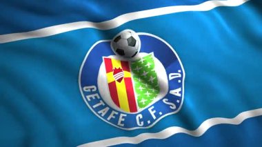 İspanyol futbol kulübünün bayrakları. Hareket. Üzerinde futbol kulübü logosu olan 3D bayrak sallıyor. İspanyol futbol kulübü Getafe 'nin amblemi bayrakta
