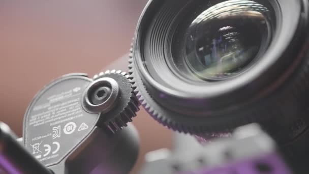 日本东京 2022年6月9日 专业相机自动对焦 用镜头自动对焦相机 专业相机上的Nikon镜头 — 图库视频影像