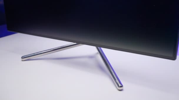 Part Laptop Screen Action Computer Monitor Standing White Table Surface — Stock Video