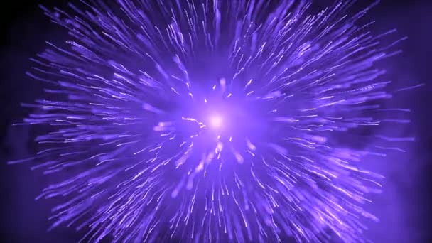 明るい爆発と光線のフラッシュ ムーブメント 中央に明るい星を持つエネルギーのフラッシュ 星の宇宙爆発とエネルギー線の排出 — ストック動画
