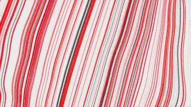 Beyaz arka plan. Hareket. Animasyondaki mavi ve kırmızı boya hızlı hareketlerle farklı yönlere sallanıyor. Yüksek kalite 4k görüntü