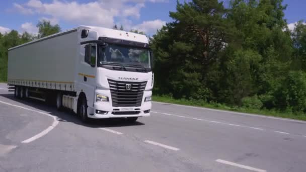 Berlín Alemania Junio 2022 Cargo Truck Cargo Trailer Driving Highway — Vídeo de stock