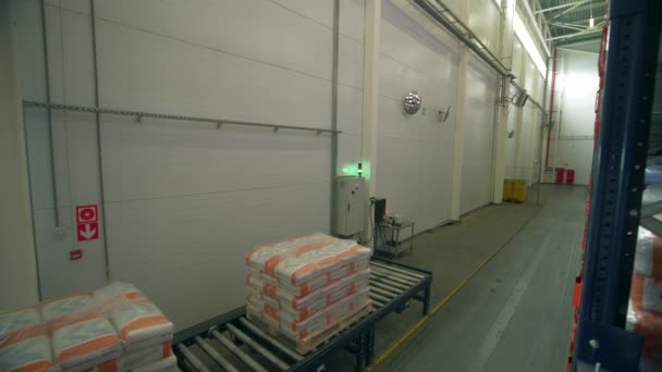 トビリシ ジョージア 2022年10月2日 クリエイティブ 急使による配達のための輸送のためのパッキング箱そして小包 高品質の4K映像 — ストック動画