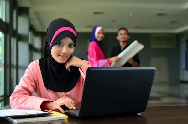 Close-up portrait of beautiful young Asian woman and men study together — Stock Photo, Image