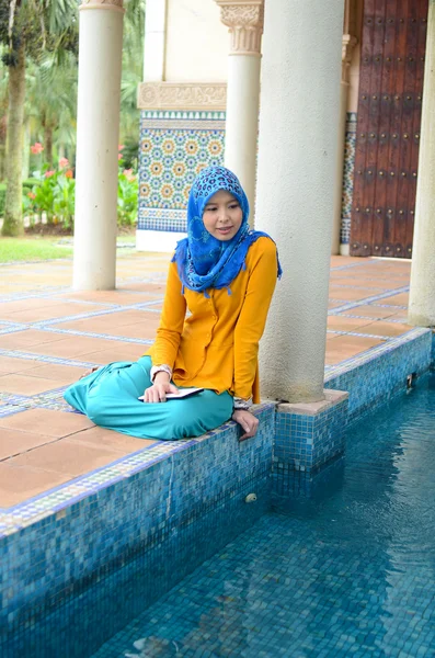 Close-up portrait of beautiful young Asian student — Stock Photo, Image