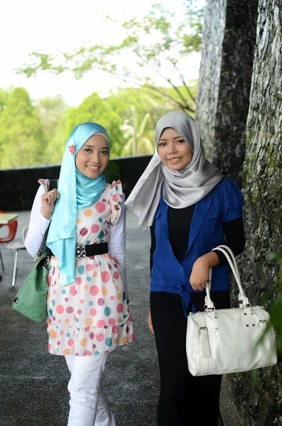 Foto close-up dari siswa Asia muda yang cantik — Stok Foto