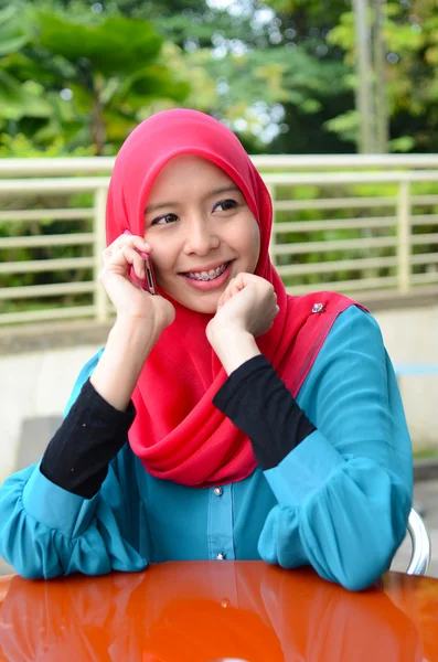 Portrait of beautiful young Asian girl — Stock Photo, Image