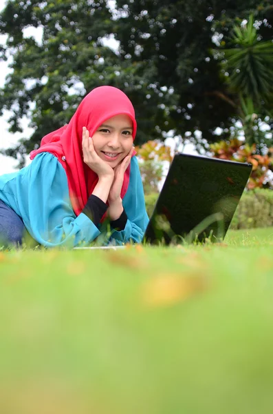 Portrait of beautiful young Asian girl — Stock Photo, Image