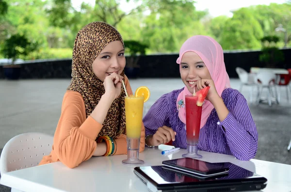 Potret gadis asia muda yang cantik — Stok Foto