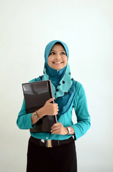 Young asian muslim woman in head scarf smile — Stock Photo, Image