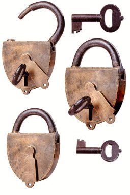 Siyah anahtarlı eski pirinç asma kilit.