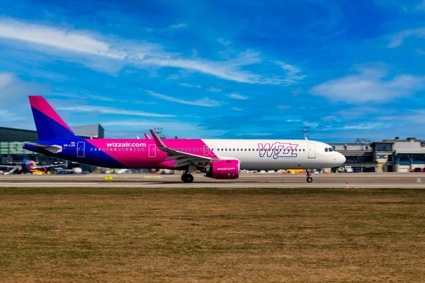 Luchthaven Van Gdansk Gefotografeerd Het Voorjaar — Stockfoto