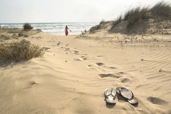 Passeggiata a piedi nudi — Foto Stock