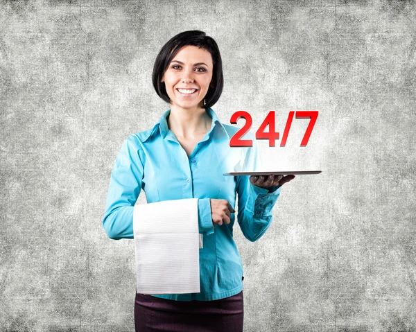 Girl with a computer — Stock Photo, Image