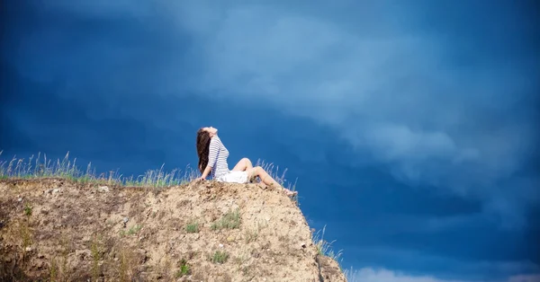 Girl on a mountain — Stock Photo, Image