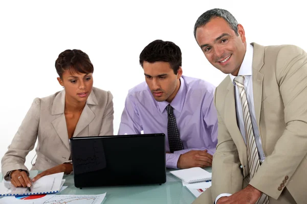 Uomo Peppy a una riunione di lavoro — Foto Stock