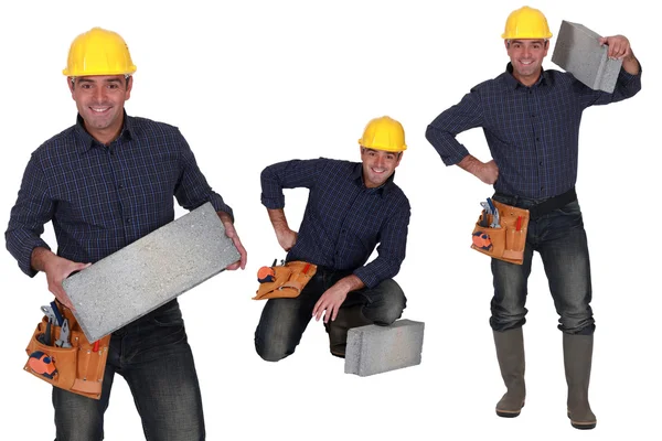 Builder with concrete blocks — Stock Photo, Image