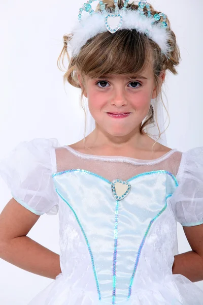 Κοριτσάκι, φορώντας ένα φόρεμα πριγκίπισσα — Φωτογραφία Αρχείου