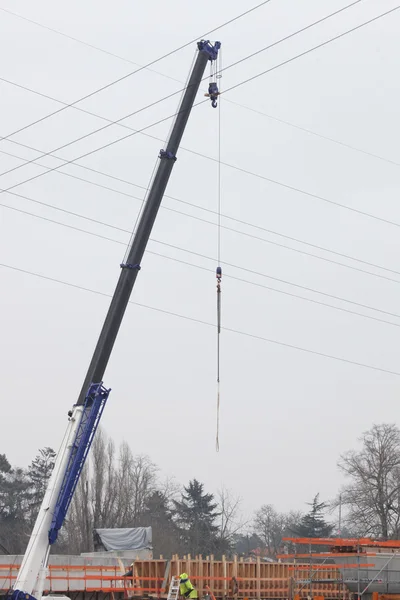 Kraan op een bouwplaats — Stockfoto