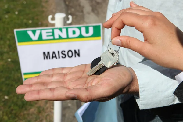 Keys handover — Stock Photo, Image