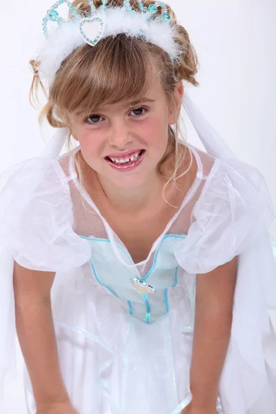 妖精として服を着た小さな女の子 — ストック写真