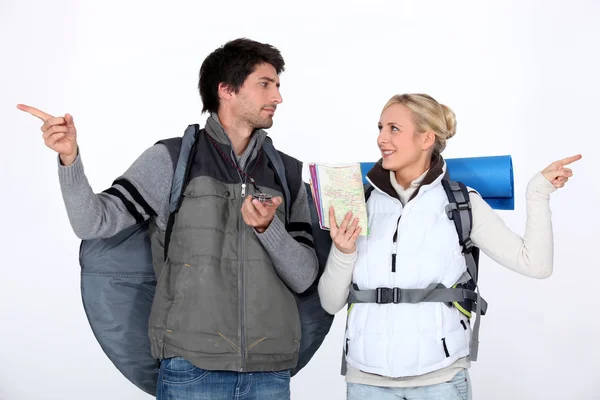 Pareja haciendo senderismo — Foto de Stock