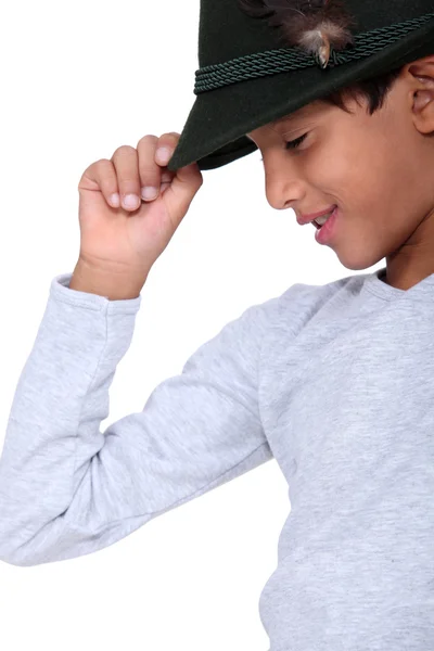 Niño con gorra negra — Foto de Stock