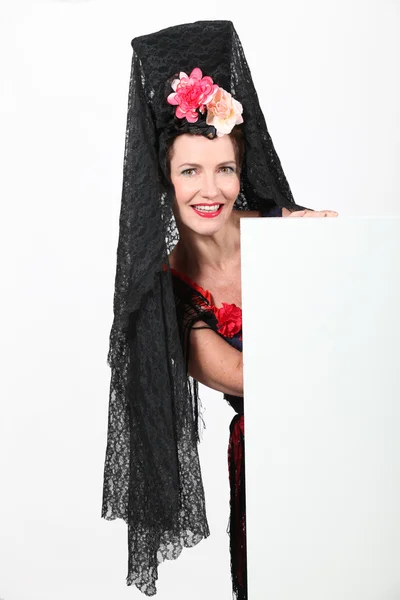 Mulher com mantilla de renda — Fotografia de Stock