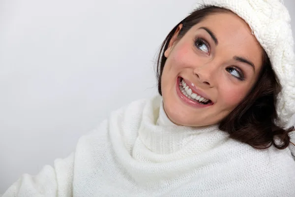 Retrato de uma mulher feliz em branco — Fotografia de Stock