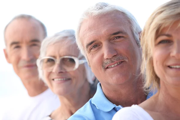 La tête et les épaules d'un couple mature et d'un couple âgé — Photo