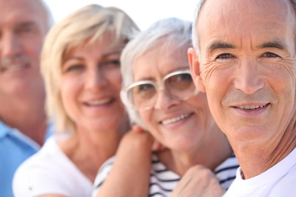 Felice gruppo amici famiglia — Foto Stock