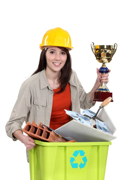 Prix du constructeur féminin pour le recyclage — Photo