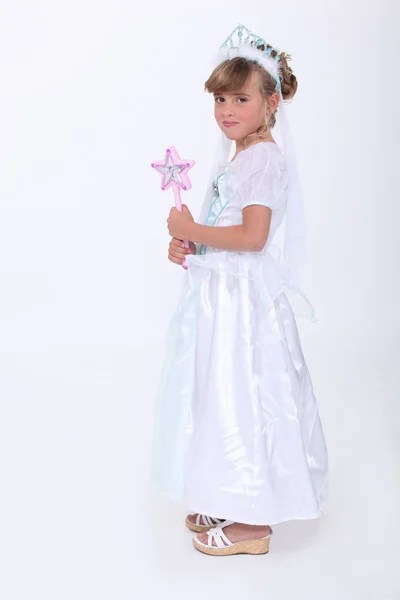 Kleines Mädchen als Märchenprinzessin verkleidet — Stockfoto