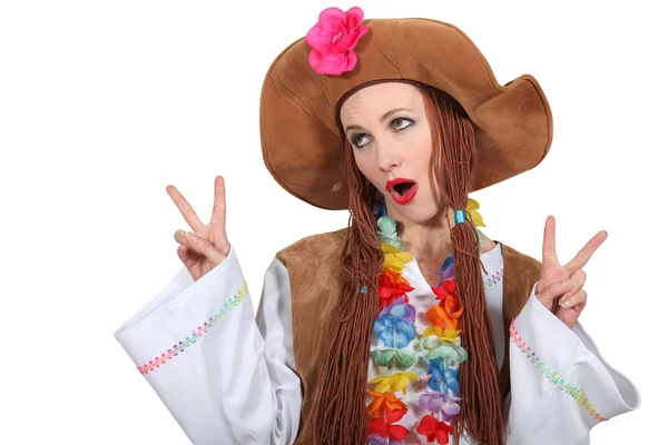 Frau als Hippie verkleidet — Stockfoto