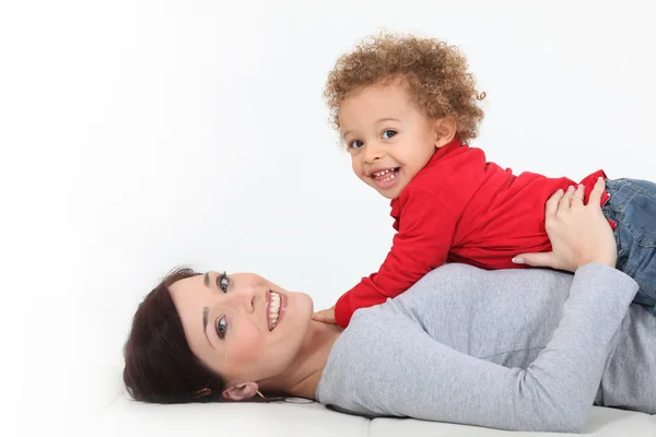 Uma mulher e seu filho. — Fotografia de Stock