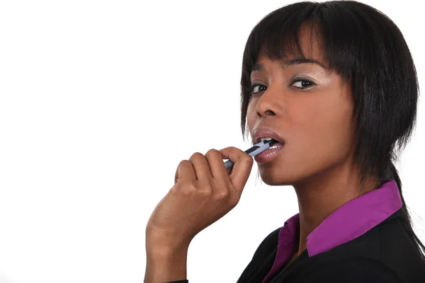 A thoughtful black businesswoman. — Stock Photo, Image