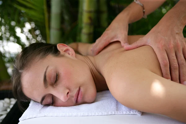 Woman receiving a shoulder massage — Stock Photo, Image