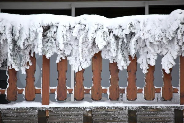 Χιόνι στεγασμένη βεράντα — Stock fotografie