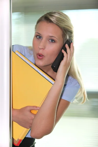 Shocked blond woman — Stock Photo, Image