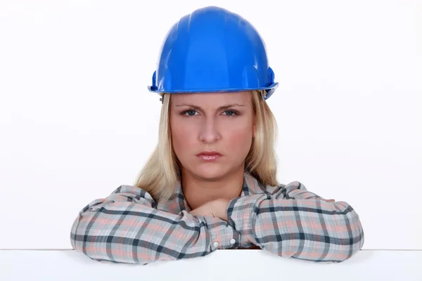 Angry female construction worker — Stock Photo, Image